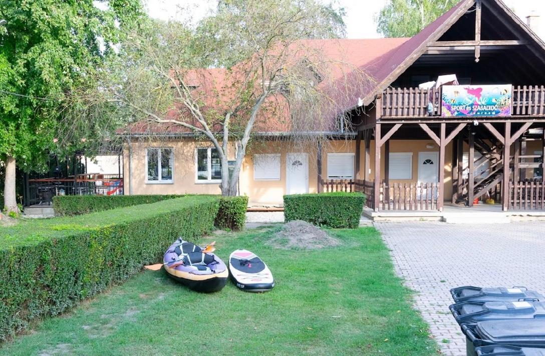 Sello Szabadidocentrum Domsod Bagian luar foto