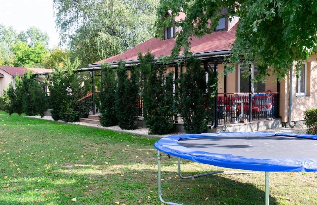 Sello Szabadidocentrum Domsod Bagian luar foto